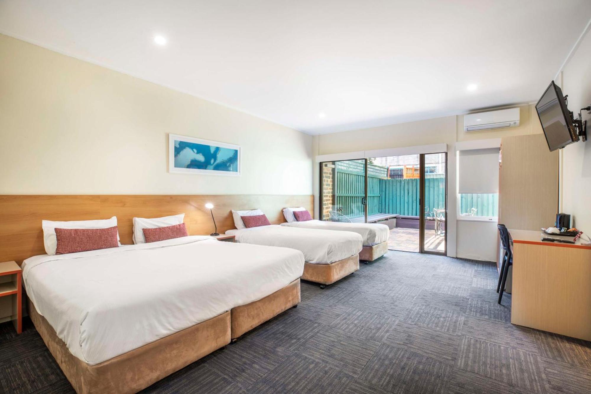 Nightcap At High Flyer Hotel Bankstown Esterno foto