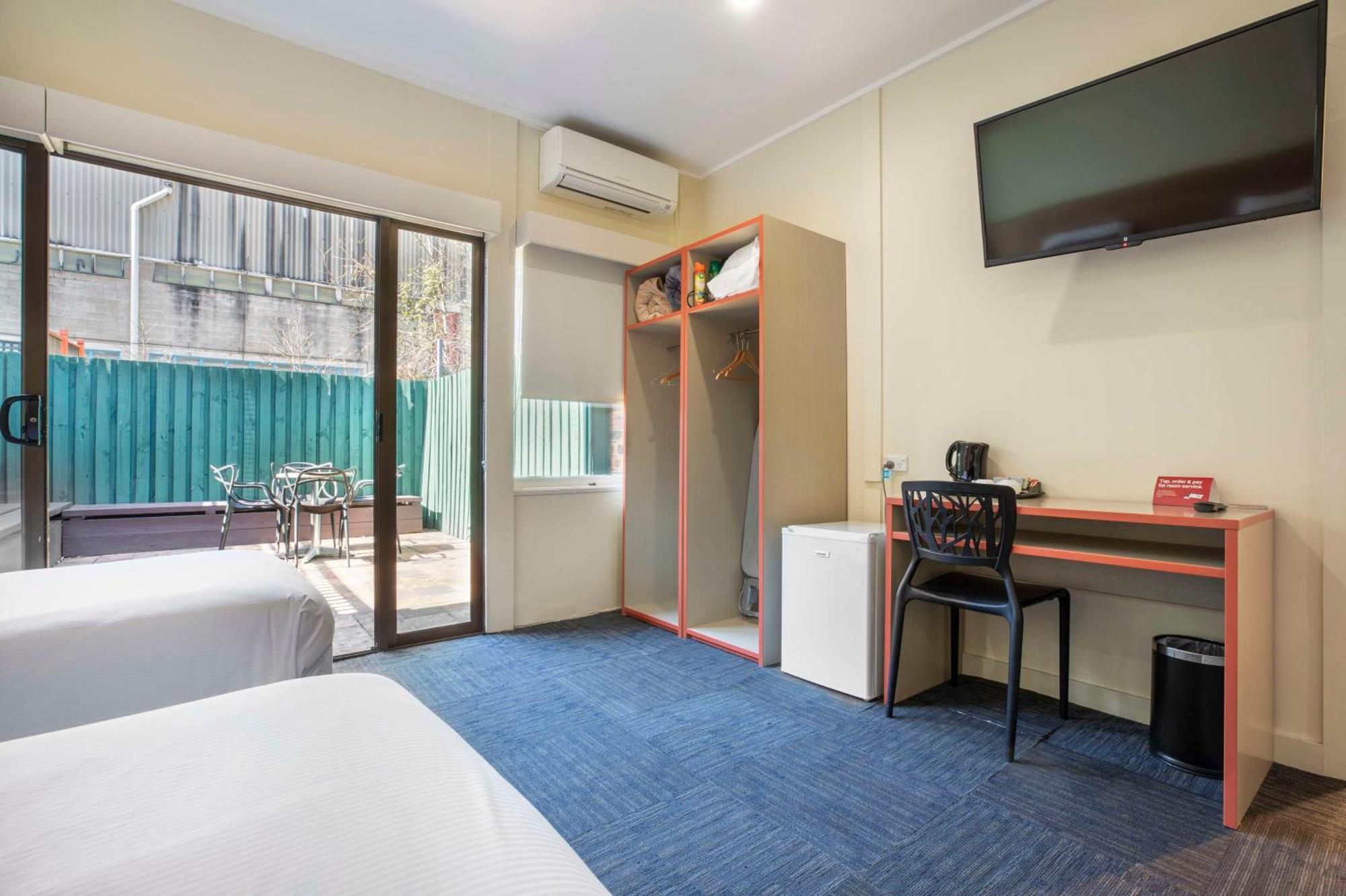 Nightcap At High Flyer Hotel Bankstown Esterno foto