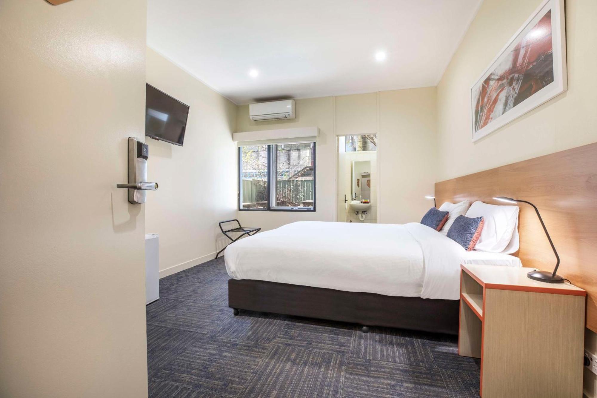 Nightcap At High Flyer Hotel Bankstown Esterno foto