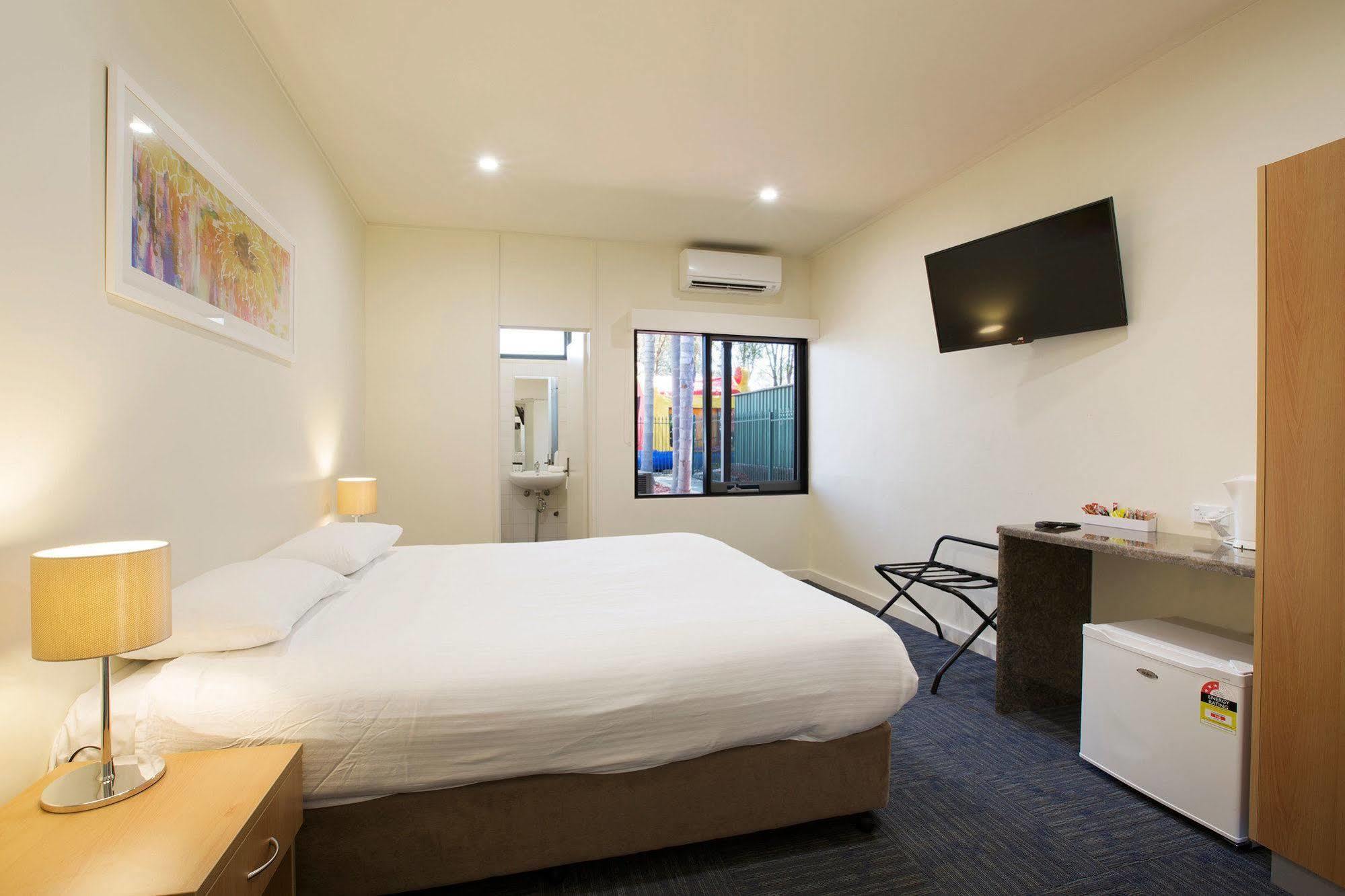 Nightcap At High Flyer Hotel Bankstown Esterno foto