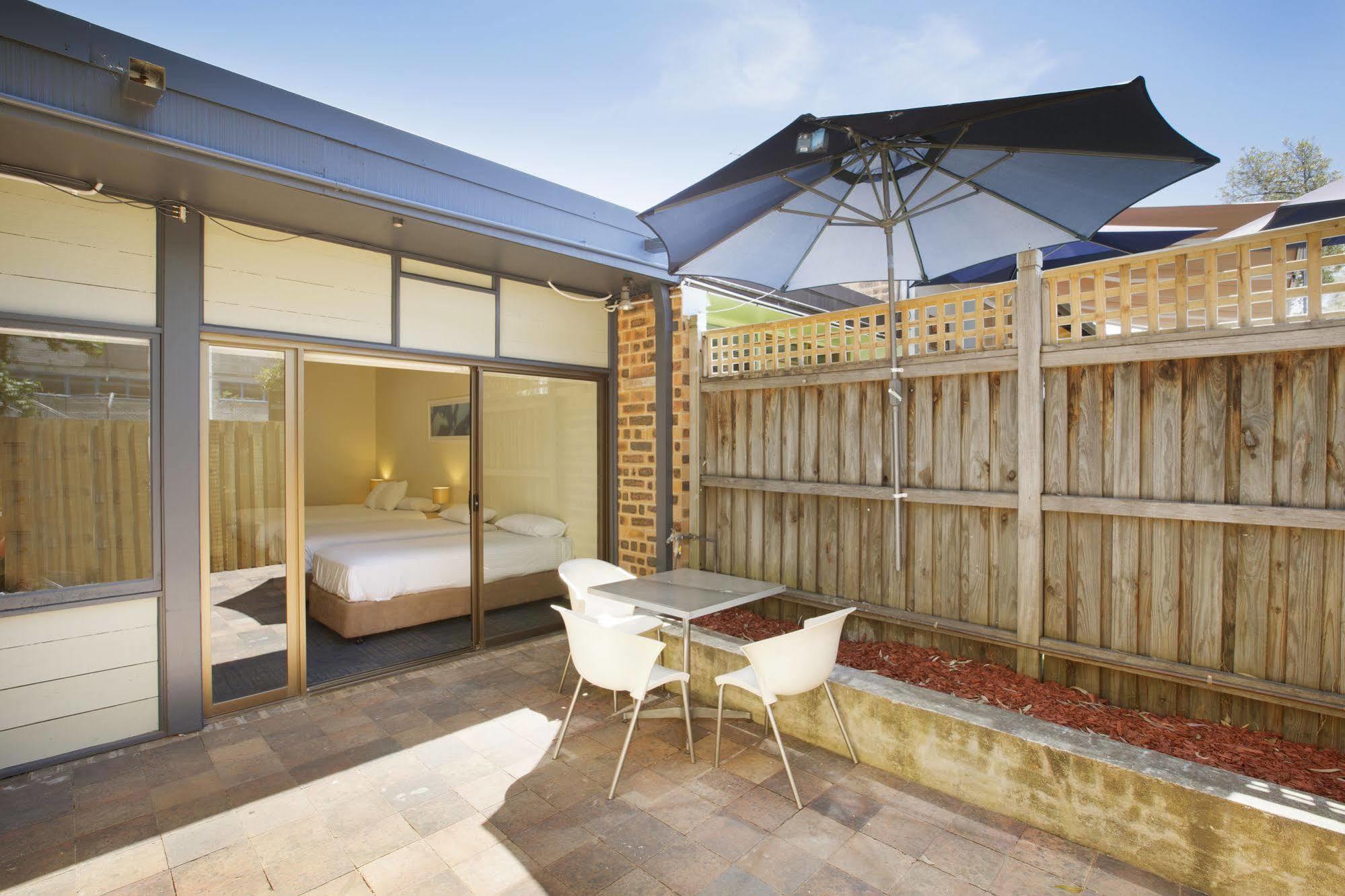 Nightcap At High Flyer Hotel Bankstown Esterno foto